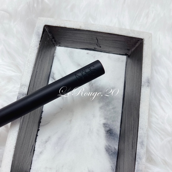 Nars #41 Diffusing eyeshadow Brush - Picture 3 of 3